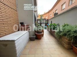Casa (unifamiliar aislada), 253 m², cerca de bus y tren, seminuevo