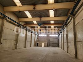 Louer , 560 m²
