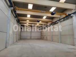 Louer , 560 m²