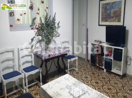 Houses (country house), 226 m², near bus and train