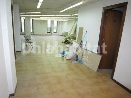 Louer , 260 m²