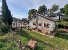 Houses (detached house), 246 m², near bus and train