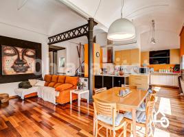Dúplex, 264 m², près de bus et de train, presque neuf