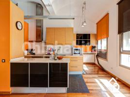 Dúplex, 264 m², près de bus et de train, presque neuf