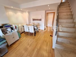 Dúplex, 95 m², prop de bus i tren, seminou
