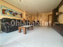Duplex, 140 m², near bus and train