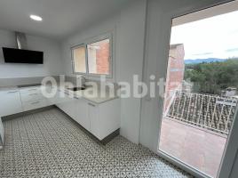 Houses (detached house), 242 m², near bus and train
