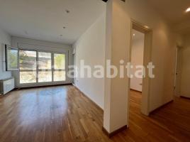 Flat, 82 m², near bus and train