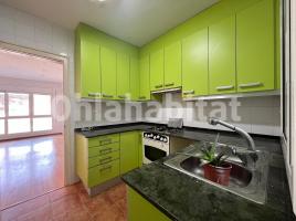 Flat, 82 m², near bus and train