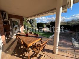 Houses (detached house), 456 m², near bus and train