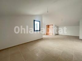 Dúplex, 104 m², prop de bus i tren, nou
