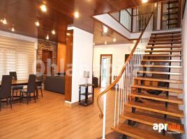 Casa (unifamiliar aislada), 246 m², cerca de bus y tren