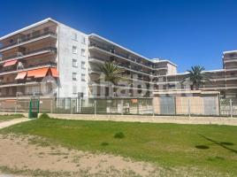 Flat, 65 m², near bus and train