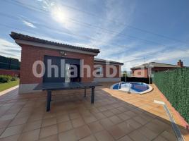 Casa (unifamiliar aislada), 226 m², cerca de bus y tren, seminuevo