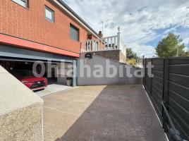 Casa (unifamiliar aislada), 226 m², cerca de bus y tren, seminuevo