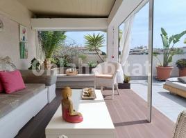 Attic, 94 m², near bus and train, Eixample
