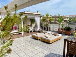 Attic, 94 m², near bus and train, Eixample