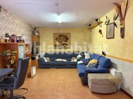 Casa (unifamiliar aislada), 266 m², cerca de bus y tren, seminuevo