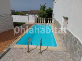 Casa (unifamiliar adossada), 123 m², prop de bus i tren, costa