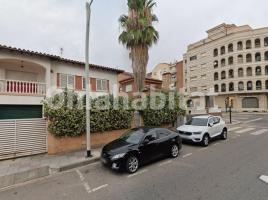 Casa (unifamiliar aislada), 100 m², cerca de bus y tren