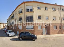 Flat, 79 m², near bus and train, almost new