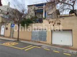 Casa (unifamiliar aislada), 368 m², cerca de bus y tren