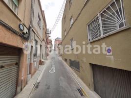 Pis, 68 m², près de bus et de train