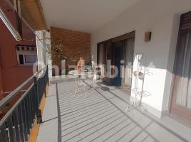 Pis, 180 m², prop de bus i tren