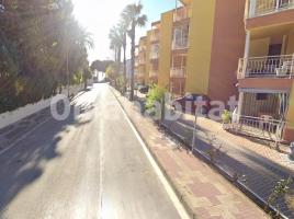 Pis, 66 m², près de bus et de train