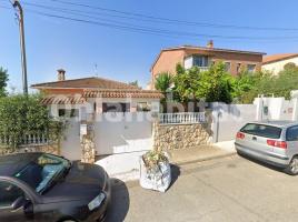 Houses (detached house), 177 m², near bus and train, almost new
