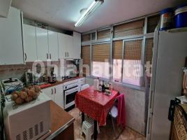 Pis, 60 m², près de bus et de train