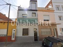 Piso, 81 m², cerca de bus y tren