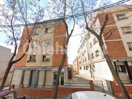Piso, 44 m², cerca de bus y tren