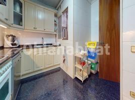Pis, 92 m², prop de bus i tren