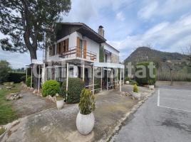 Houses (detached house), 345 m², near bus and train