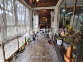 Houses (detached house), 345 m², near bus and train