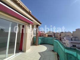 Piso, 68 m², cerca de bus y tren, Les Roquetes