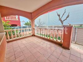 Houses (detached house), 171.20 m², near bus and train, almost new