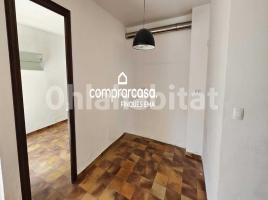 Houses (detached house), 125 m², near bus and train