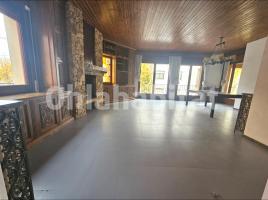 Flat, 147.67 m², near bus and train