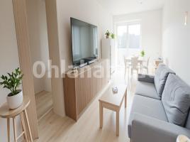 Flat, 71 m², near bus and train, almost new, Sax sala