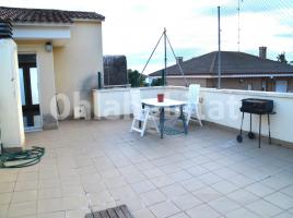 Àtic, 85 m², près de bus et de train, presque neuf