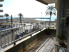 Flat, 64 m², near bus and train