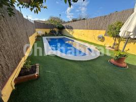 Houses (terraced house), 182 m², near bus and train, almost new