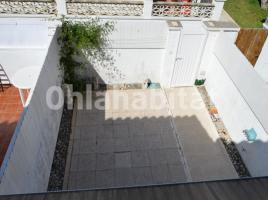  (unifamiliar aïllada), 87 m², près de bus et de train