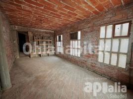 Casa (unifamiliar aïllada), 286 m², prop de bus i tren, CENTRE