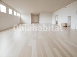 , 1895 m²