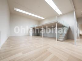 Louer , 874 m²