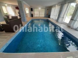 Casa (unifamiliar aislada), 329 m², cerca de bus y tren, seminuevo
