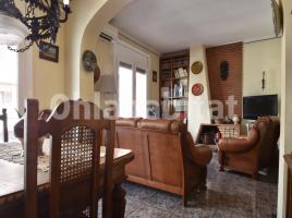  (unifamiliar adossada), 207 m², près de bus et de train